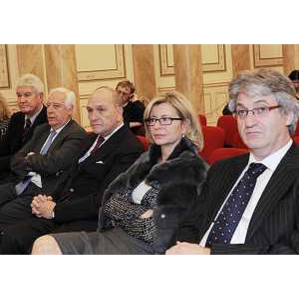 V.Zollia (Assessore Infrastrutture e Trasporti Comune Trieste), S.Dressi (Presidente Aeroporto FVG), S.Savino (Assessore regionale Finanze) e R.Tondo (Presidente Friuli Venezia Giulia) all'incontro "Ma quando parte la terza corsia? - I 2 miliardi che non si trovano, i tempi da chiarire, gli sgambetti politici", al Ridotto del Teatro Giuseppe Verdi. (Trieste 30/11/11)