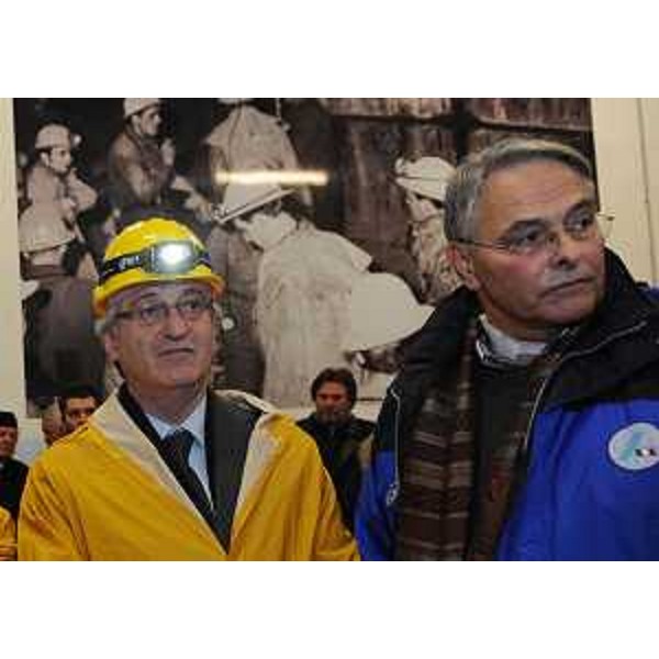 Renzo Tondo (Presidente Friuli Venezia Giulia) e Luciano Baraldo (Commissario ex Miniera di Raibl) all'inaugurazione della centralina idroelettrica nell'ex Miniera di Raibl. (Cave del Predil 03/12/11)