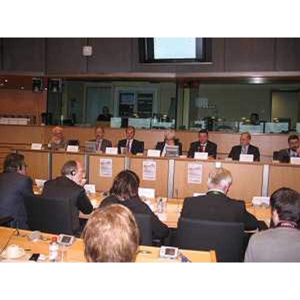 Paola Gazzolo (Assessore Sicurezza territoriale e Protezione civile Emilia-Romagna), Riccardo Riccardi (Assessore Infrastrutture e Mobilità Friuli Venezia Giulia) e Renato Chisso (Assessore Trasporti e Infrastrutture Veneto) partecipano alla conferenza "Corridoio Baltico Europeo, unire l'Europa ed oltre ...". (Bruxelles 06/12/11)