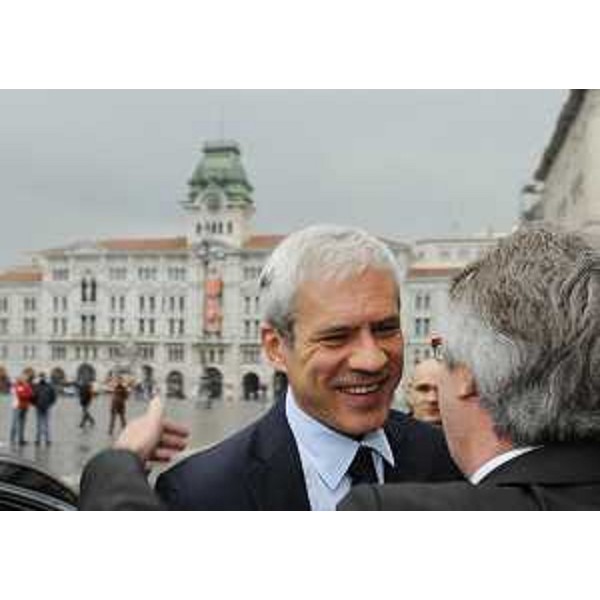 Boris Tadic (Presidente Serbia) e Renzo Tondo (Presidente Friuli Venezia Giulia) in piazza Unità d'Italia. (Trieste 12/12/11)