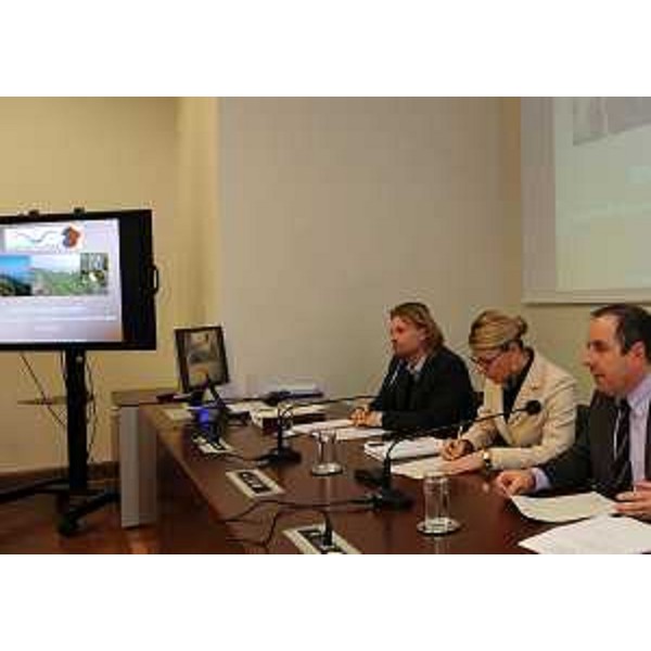 Franc Fabec (Presidente GAL Carso-LAS Kras) e gli assessori regionali Federica Seganti (Attività produttive) e Claudio Violino (Risorse rurali, agroalimentari e forestali) alla presentazione del Masterplan per lo sviluppo rurale del Carso Triestino 2012-2016. (Trieste 12/12/11)