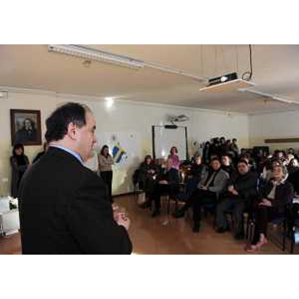 Roberto Molinaro (Assessore regionale Istruzione) ai festeggiamenti per la conclusione dei lavori di ristrutturazione dell'edificio scolastico del Liceo scientifico Preseren. (Trieste 13/12/11)