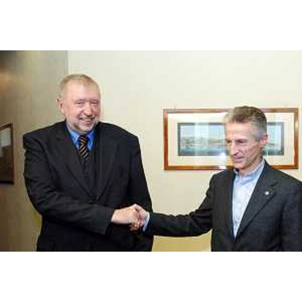 Riccardo Illy (Presidente Regione Friuli Venezia Giulia) con Dimitrij Rupel (Ministro degli Affari esteri della Repubblica di Slovenia) ritratti in occasione dell'loro incontro. (Trieste 30/01/07)