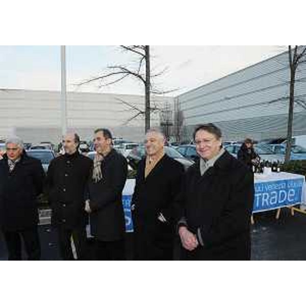 Riccardo Riccardi (Assessore regionale Infrastrutture e Mobilità) all'inaugurazione della corsia di accumulo sulla strada regionale 56 davanti alle Officine Danieli. (Buttrio 20/12/11)