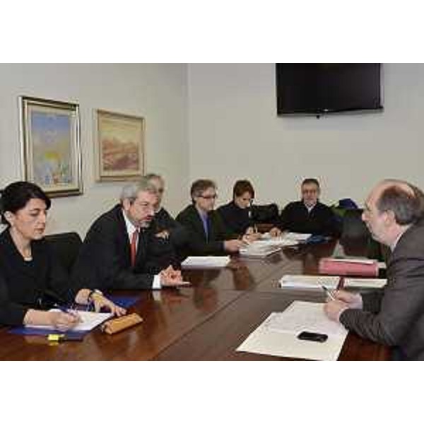 Furio Honsell (Sindaco Udine) e Riccardo Riccardi (Assessore regionale Pianificazione territoriale e Infrastrutture) durante la riunione per la valutazione congiunta sul nuovo Piano regolatore generale comunale. (Udine 16/01/12)
