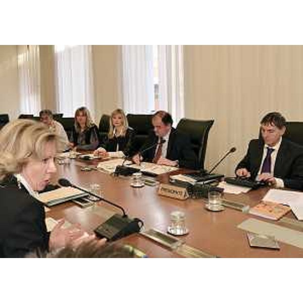 Daniela Beltrame (Direttore Ufficio scolastico regionale) e Roberto Molinaro (Assessore regionale Istruzione) alla riunione della VI Commissione consiliare presieduta da Piero Camber. (Trieste 24/01/12)