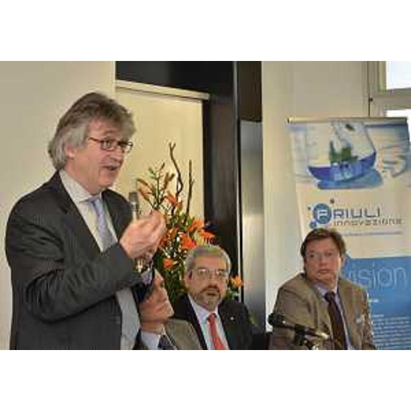 Renzo Tondo (Presidente Friuli Venezia Giulia) interviene alla cerimonia per la posa della prima pietra di nuovi edifici al Parco scientifico e tecnologico Danieli. (Udine 25/01/12)