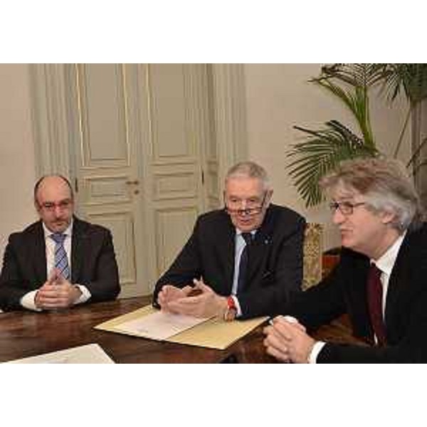 Gian Luca Gortani (Direttore Confartigianato UD), Carlo Faleschini (Presidente uscente Confartigianato UD) e Renzo Tondo (Presidente Friuli Venezia Giulia) nella sede della Regione. (Trieste 26/01/12)