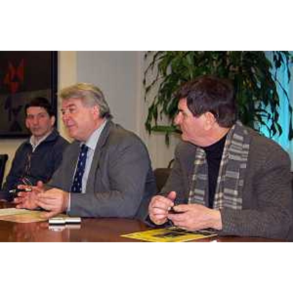 Enzo De Denaro (Yama Arashi), Elio De Anna (Assessore regionale Sport) e Giuliano Gemo (Vicepresidente CONI FVG) alla presentazione della XVII edizione del Trofeo Internazionale Alpe Adria di Judo. (Udine 26/01/12)