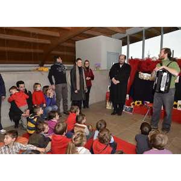 La festa per "Cesarino, il treno dei bimbi" alla stazione della FUC-Ferrovia Udine Cividale. (Cividale del Friuli 04/02/12)