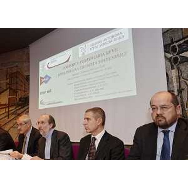 Tullio Bratta (ad Inter-Rail), Riccardo Riccardi (Assessore regionale Infrastrutture e Mobilità), Guido Porta (ad InRail) e Corrado Leonarduzzi (ad FUC-Ferrovie Udine Cividale) al convegno "Logistica ferroviaria in FVG, leva per una crescita sostenibile". (Udine 07/02/12)