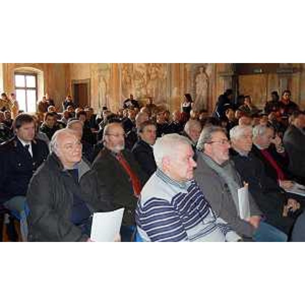 Pubblico nel salone Linussio della caserma Cantore alla presentazione della gara di ciclismo Carnia Classic Crostis-Zoncolan. (Tolmezzo 10/02/12)