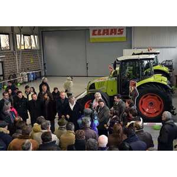Renzo Tondo (Presidente Friuli Venezia Giulia) ed Elio De Anna (Assessore regionale Cultura, Sport, Relazioni internazionali e comunitarie) all'inaugurazione della nuova sede di ACMA-Tecnologie per l'agricoltura. (Codroipo 11/02/12)