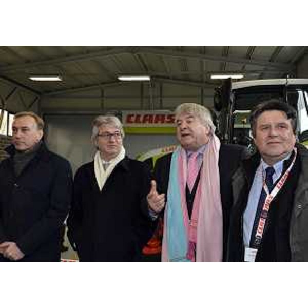 Paride Cargnelutti (Consigliere regionale), Renzo Tondo (Presidente Friuli Venezia Giulia), Elio De Anna (Assessore regionale Cultura, Sport, Relazioni internazionali e comunitarie) e Antonio De Piero (Titolare ACMA) all'inaugurazione della nuova sede di ACMA-Tecnologie per l'agricoltura. (Codroipo 11/02/12)