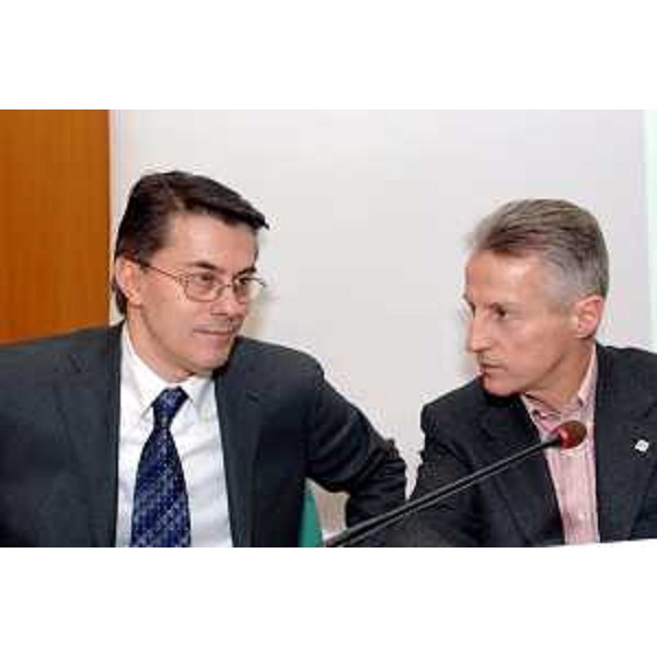 Riccardo Illy (Presidente Regione Friulli Venezia Giulia) con Ezio Beltrame (Assessore regionale alla salute e protezione sociale) alla presentazione del progetto 'Meridiano Sanità'. (Udine 07/02/07)