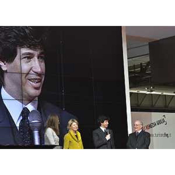 Federica Seganti (Assessore regionale Attività produttive) e Demetrio Albertini (Vicepresidente FIGC) all'apertura dello stand del Friuli Venezia Giulia alla BIT-Borsa Internazionale Turismo. (Milano 16/02/12)