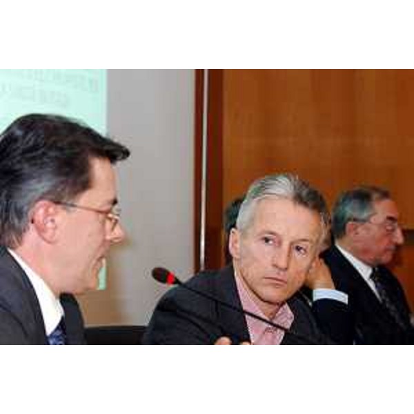 Riccardo Illy (Presidente Regione Friulli Venezia Giulia) con Ezio Beltrame (Assessore regionale alla salute e protezione sociale) alla presentazione del progetto 'Meridiano Sanità'. (Udine 07/02/07)