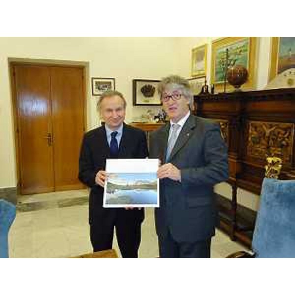Giovanni Petrucci (Presidente CONI-Comitato Olimpico Nazionale Italiano) e Renzo Tondo (Presidente Friuli Venezia Giulia). (Roma 18/02/12)