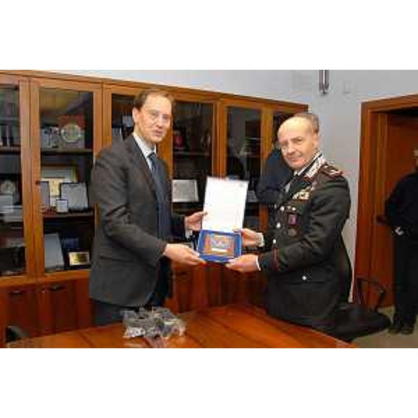 Luca Ciriani (Vicepresidente Giunta FVG e assessore regionale Protezione civile) e Luciano Zubani (Gen. comandante Legione Carabinieri FVG) nella sede della Protezione civile del Friuli Venezia Giulia. (Palmanova 20/02/12)