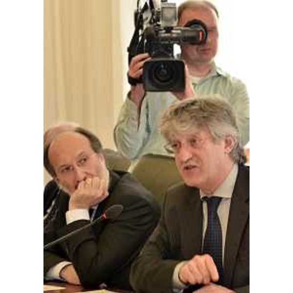 Riccardo Riccardi (Assessore regionale Infrastrutture, Mobilità, Pianificazione territoriale e Lavori pubblici) e Renzo Tondo (Presidente Friuli Venezia Giulia) durante l'audizione in IV Commissione in Consiglio regionale. (Trieste 23/02/12)