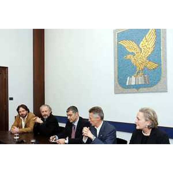 Riccardo Illy (Presidente Regione Friuli Venezia Giulia) con Alfonso Pecoraro Scanio (Ministro all'Ambiente ed alla Tutela del territorio) e Maria Teresa Bassa Poropat (Presidente della Provincia di Trieste) ritratti durante la conferenza stampa tenuta dal Presidente Illy e dal Ministro Pecoraro Scanio. (Trieste 08/02/07)