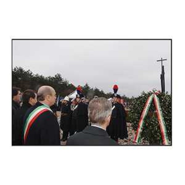 Riccardo Illy (Presidente Regione Friuli Venezia Giulia) con le autorità in occasione della cerimonia della "Giornata del Ricordo" alla Foiba di Basovizza. (Trieste 10/02/07)