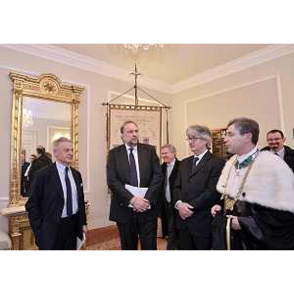 Corrado Clini (Ministro Ambiente), Roberto Cosolini (Sindaco Trieste), Renzo Tondo (Presidente Friuli Venezia Giulia) e Francesco Peroni (Rettore Università Trieste) all'inaugurazione dell'Anno accademico dell'Università di Trieste, al Teatro Comunale Giuseppe Verdi. (Trieste 27/02/12)