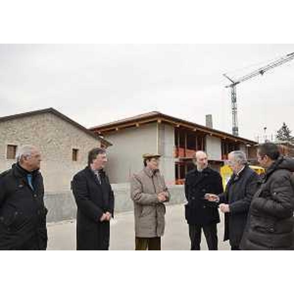 Riccardo Riccardi (Assessore regionale Lavori pubblici) in sopralluogo al cantiere dei lavori per la costruzione della canonica del Duomo. (Codroipo 05/03/12)