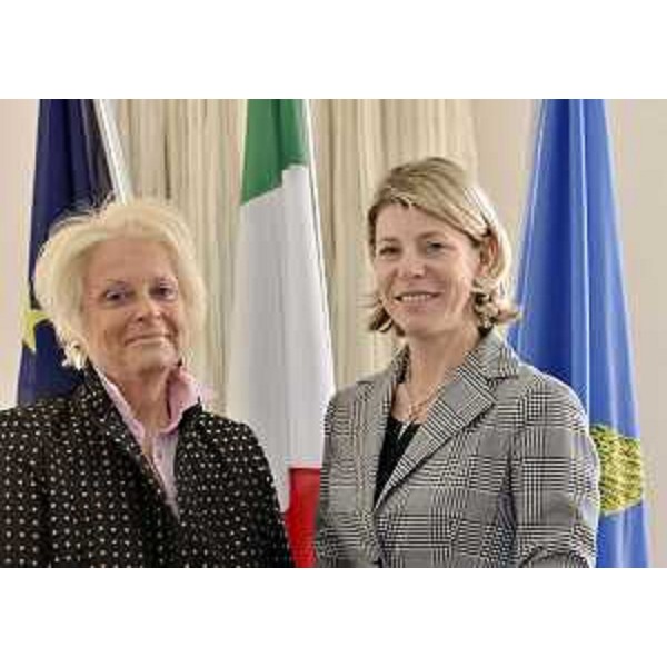 Silvia Acerbi (Presidente Informest) e Federica Seganti (Assessore regionale Attività produttive) alla presentazione del Piano strategico per l'internazionalizzazione delle PMI e delle ADSI del Friuli Venezia Giulia. (Trieste 07/03/12)