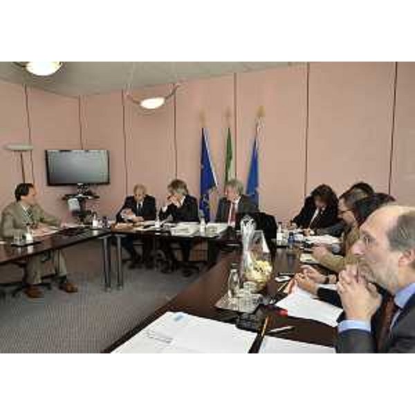 Renzo Tondo (Presidente Friuli Venezia Giulia), assessori regionali ed Ettore Romoli (Sindaco Gorizia) durante la riunione della Giunta, nella sede regionale. (Gorizia 08/03/12)