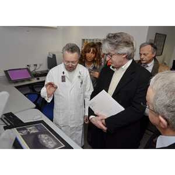 Renzo Tondo (Presidente Friuli Venezia Giulia) visita il reparto di Radioterapia all'AOU "Santa Maria della Misericordia". (Udine 09/03/12)