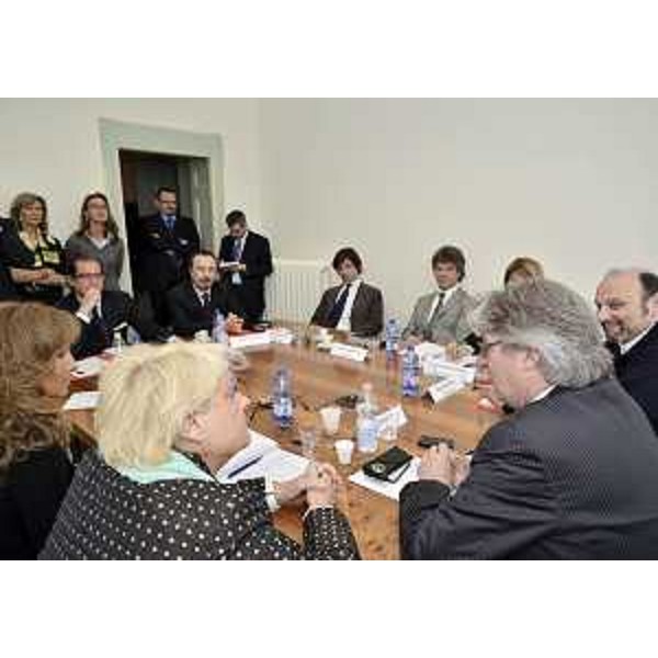 Renzo Tondo (Presidente Friuli Venezia Giulia) nella sede centrale di Informest, Agenzia per l'internazionalizzazione delle imprese del FVG, con Silvia Acerbi (Presidente Informest). (Gorizia 14/03/12)