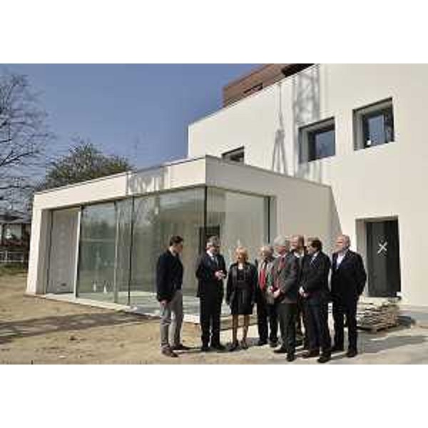 Renzo Tondo (Presidente Friuli Venezia Giulia) visita il cantiere della nuova struttura residenziale "Vivi la città" della Fondazione Bambini e Autismo. (Pordenone 15/03/12)