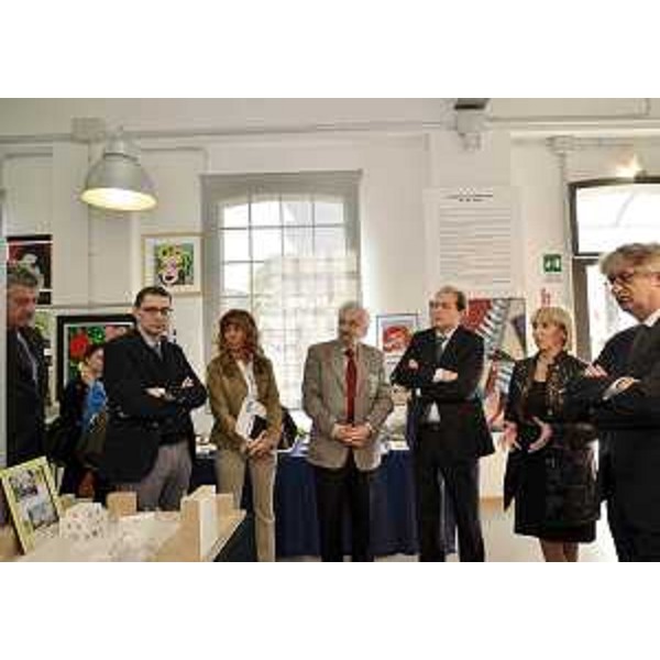 Renzo Tondo (Presidente Friuli Venezia Giulia) visita il Centro lavorativo per adulti affetti da autismo "L'Officina dell'Arte" della Fondazione Bambini e Autismo. (Pordenone 15/03/12)