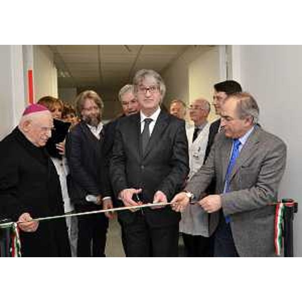 Ovidio Poletto (Vescovo emerito Diocesi Concordia-Pordenone), Renzo Tondo (Presidente Friuli Venezia Giulia) e Antonio Di Bisceglie (Sindaco San Vito al Tagliamento) all'inaugurazione della piastra endoscopica al presidio ospedaliero di Santa Maria dei Battuti. (San Vito al Tagliamento 15/03/12)