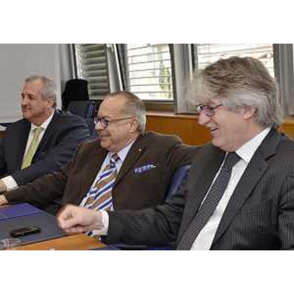 Renato Pujatti (Presidente Finest), Michelangelo Agrusti (Presidente Unindustria Pordenone) e Renzo Tondo (Presidente Friuli Venezia Giulia) nella sede dell'Unione degli Industriali. (Pordenone 15/03/12)