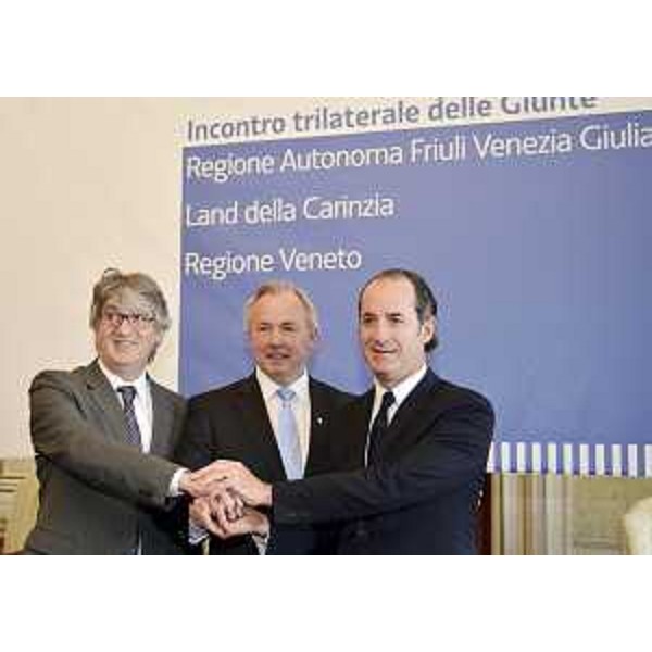 Renzo Tondo (Presidente Friuli Venezia Giulia), Gerhard Doerfler (Presidente Land Carinzia) e Luca Zaia (Presidente Veneto) durante il vertice trilaterale delle Giunte regionali di Friuli Venezia Giulia, Veneto e Carinzia, nella sede della Regione FVG. (Trieste 16/03/12)
