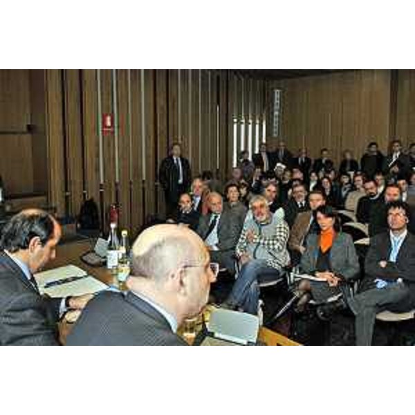 Enrico Bertossi (Assessore regionale alle attività produttive) con Josep Ejarque (Direttore di 'Turismo FVG') alla conferenza stampa per la presentazione al 'BIT 07' di Milano. (Udine 13/02/07)