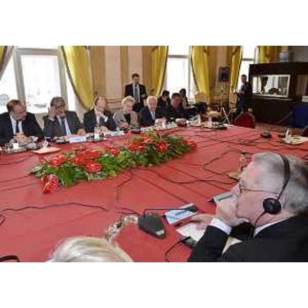 Renzo Tondo (Presidente Friuli Venezia Giulia), con Riccardo Riccardi (Assessore regionale Infrastrutture e Mobilità), Roberto Cosolini (Sindaco Trieste) e Maria Teresa Bassa Poropat (Presidente Provincia Trieste), incontra Brian Simpson (Presidente Commissione Trasporti e Turismo - Parlamento europeo), nella sede della Regione. (Trieste 19/03/12)