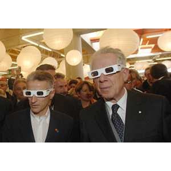 Riccardo Illy (Presidente Regione Friuli Venezia Giulia) con Tommaso Padoa Schioppa (Ministro dell'Economia e delle Finanze) ritratti in occasione dell'apertura di 'InnovAction'-Salone della Conoscenza, delle Idee e dell'Innovazione al servizio delle imprese. (Udine 15/02/07)