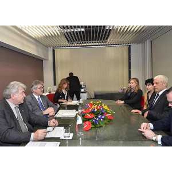 Renzo Tondo (Presidente Friuli Venezia Giulia) ed Elio De Anna (Assessore Relazioni internazionali e comunitarie FVG) con Boris Tadic (Presidente Repubblica di Serbia) al tavolo che ha preceduto il Forum economico congiunto alla Stazione Marittima. (Trieste 30/03/12)