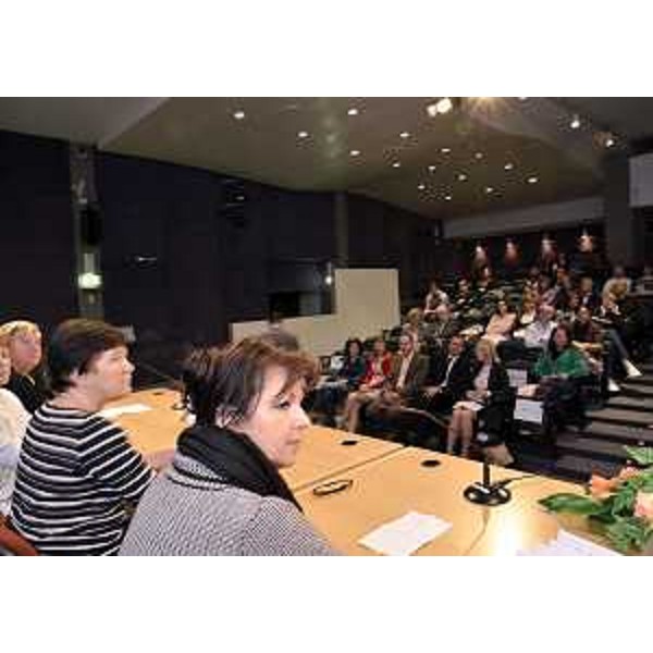 Angela Brandi (Assessore regionale Pari Opportunità) al convegno "Endometriosi: male silenzioso" organizzato dall'Associazione Endometriosi Friuli Venezia Giulia-AE Onlus. (Trieste 31/03/12)