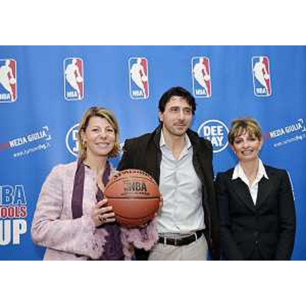 Federica Seganti (Assessore regionale Attività produttive), Alessandro Gaetano (Direttore marketing Agenzia TurismoFVG) e Katia Bassi (Direttore generale NBA-National Basketball Association Italia) in occasione dell'annuncio di partnership di marketing che vedrà la Regione impegnata a supportare gli eventi e lo sviluppo del basket, diventando la destinazione turistica ufficiale di NBA in Italia. (Trieste 05/04/12)