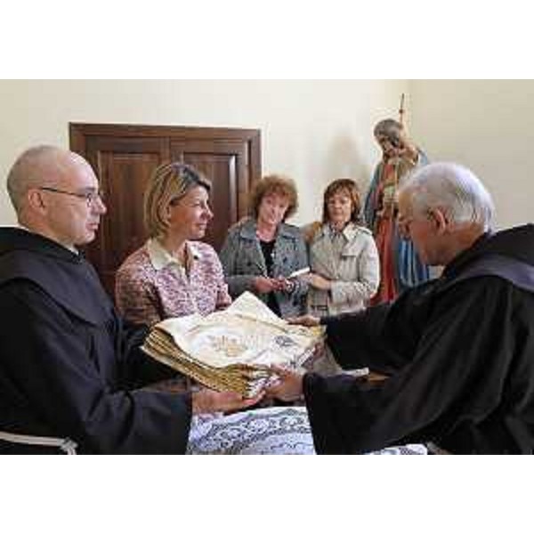 Federica Seganti (Assessore regionale Attività produttive) alla cerimonia di consegna delle reliquie di Papa Giovanni Paolo II che, da sabato 14 a domenica 22 aprile, saranno esposte nel santuario della Madonna di Barbana a Grado. (Roma 12/04/12)