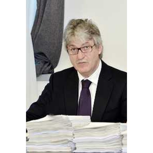 Renzo Tondo (Presidente Friuli Venezia Giulia) presiede la riunione della Giunta regionale. (Udine 13/04/12)