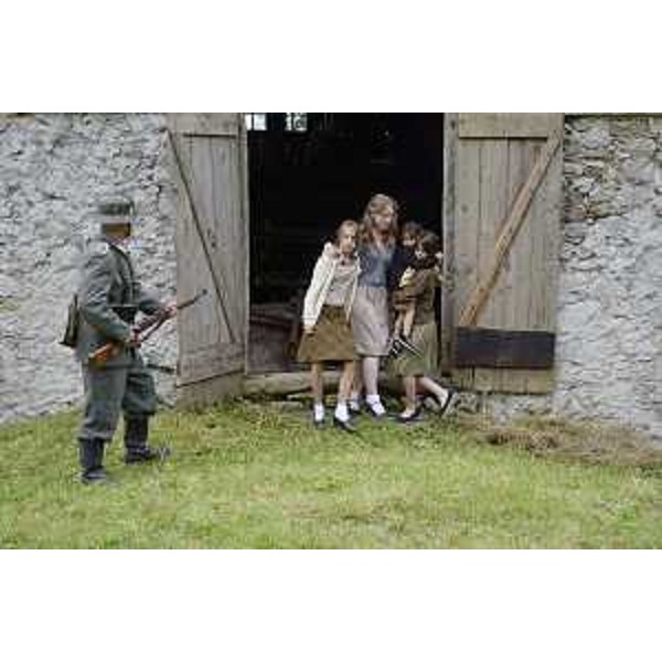 Scena del film "Carnia 1944. Un'estate di libertà" (progetto "Repubblica della Carnia 1944. Le radici della libertà e della democrazia") di Marco Rossitti.