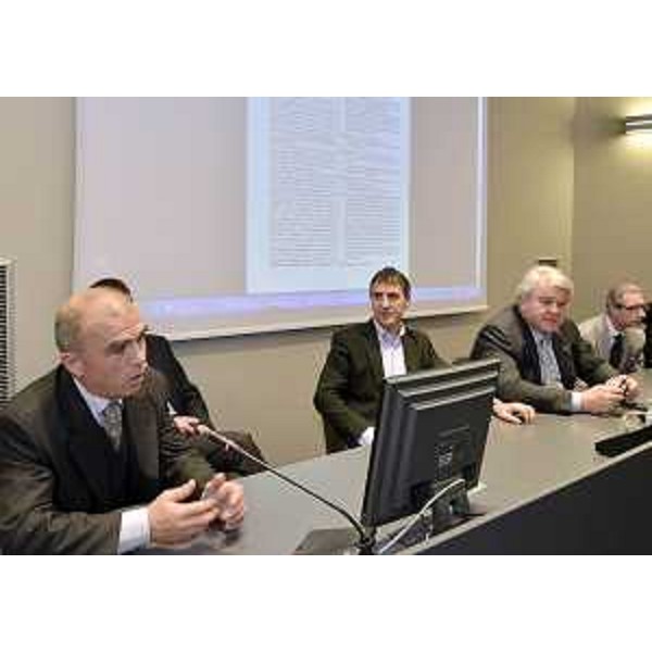 Nereo Zepper (Curatore nuovo "Doria"), Piero Camber (Consigliere regionale) ed Elio De Anna (Assessore regionale Cultura) alla presentazione del nuovo "Doria", dizionario del dialetto triestino. (Trieste 18/04/12)