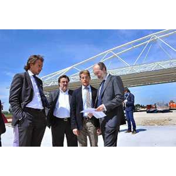 Renato Chisso (Assessore Trasporti e Infrastrutture Regione Veneto) e Riccardo Riccardi (Assessore Infrastrutture e Mobilità Regione Friuli Venezia Giulia) in sopralluogo ai lavori del casello di Meolo sulla A4. (Meolo 26/04/12)