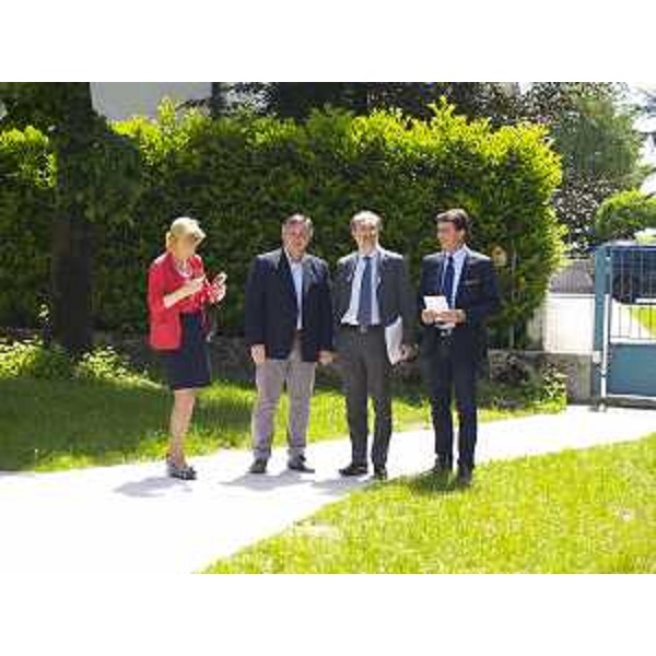 Riccardo Riccardi (Assessore regionale Lavori pubblici) durante il sopralluogo alla scuola per l'infanzia "San Domenico Savio" di Lovaria. (Pradamano 11/05/12)