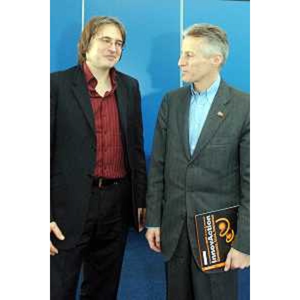 Riccardo Illy (Presidente Regione Friuli Venezia Giulia) con Antonio Campo Dall'Orto (Dirigente di MTV Italia e dei programmi televisivi di Telecom Italia Media) ritratti in occasione del convegno "Oggi il mondo di domani" tenutosi a InnovAction.. (Udine 17/02/07)